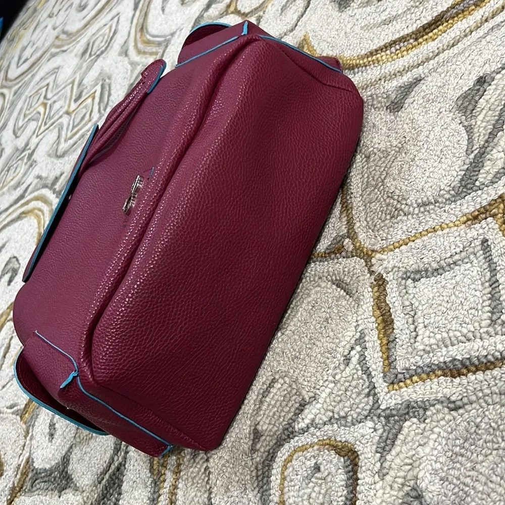 💕OE moda Chloe NWT $1299 Zaki burgundy blue leather large backpack nice 💕